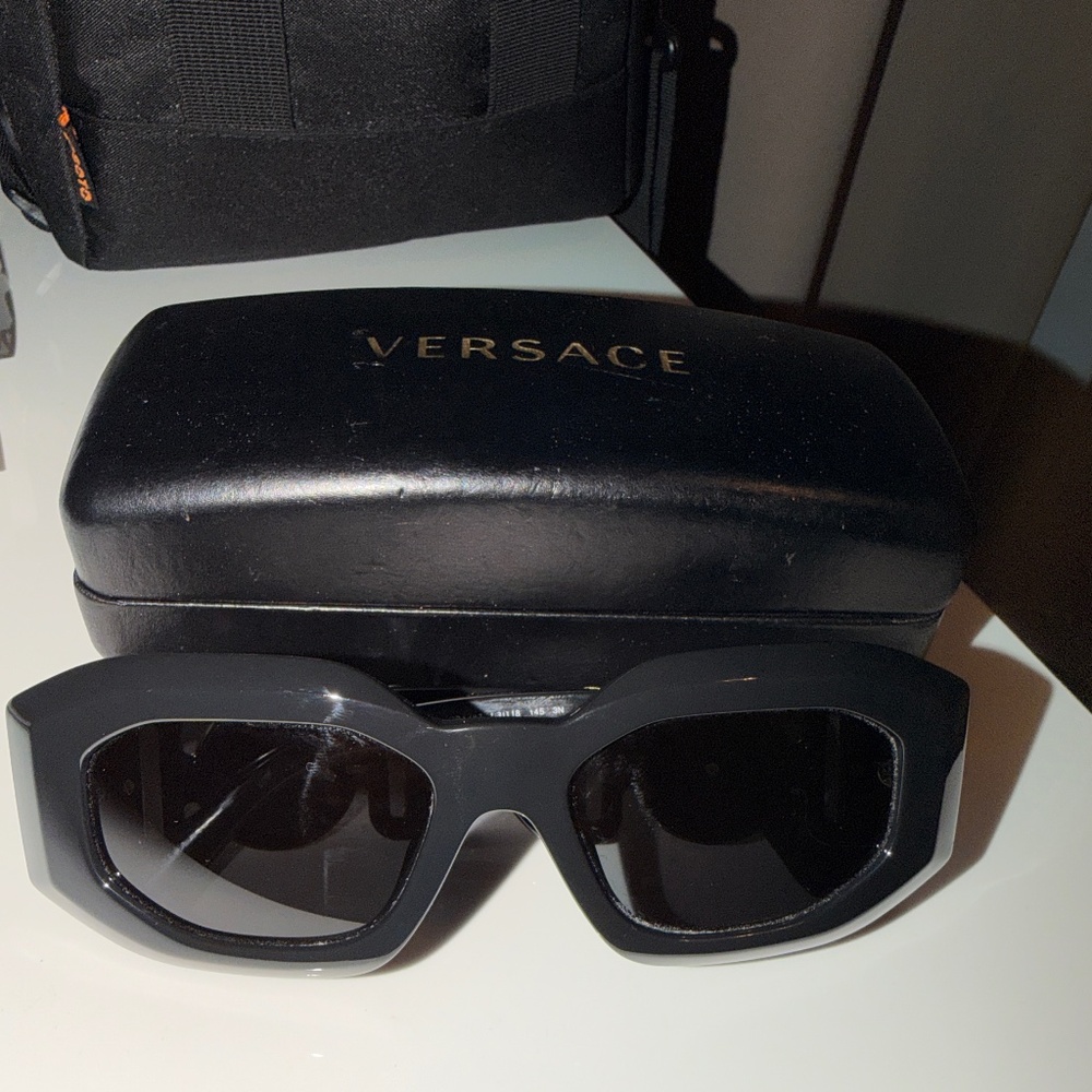 Medium size biggie sunglasses